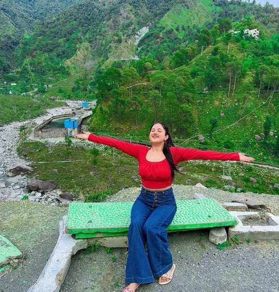 Call Girls In Delhi Ncr 9643097474(Low Price) Escort Service Women Seeking