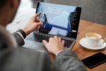 Best trading apps in India with seamless cross-device use for real-time portfolio tracking and secure trading.