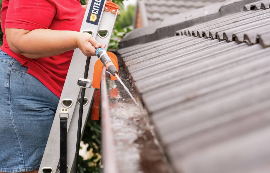 gutter cleaning winnipeg